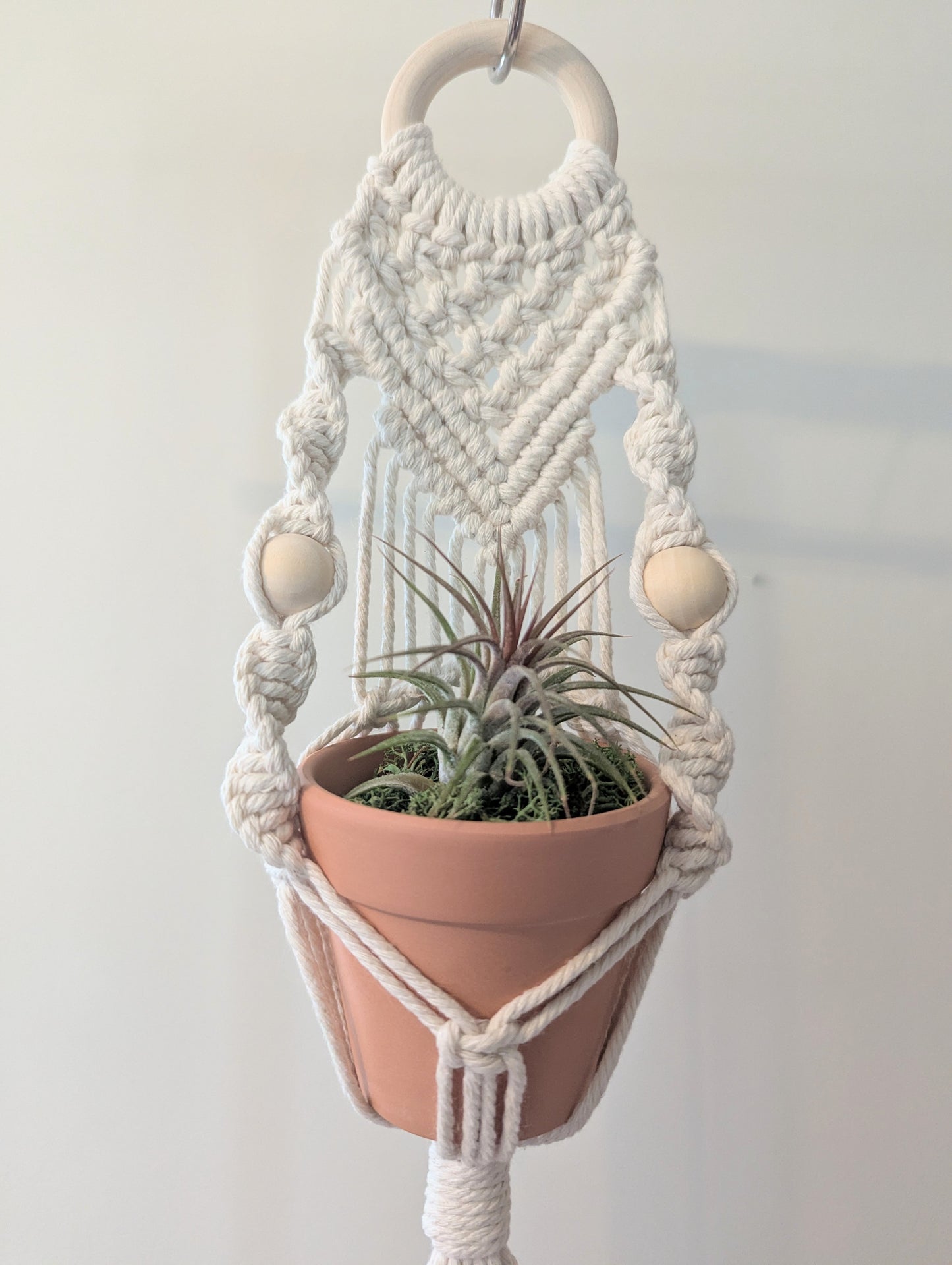 Macramé Flat Back Hanger with Stone